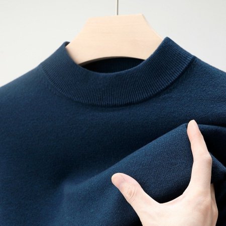 Мужской свитер с высоким воротником изображение