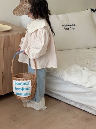 Детские джинсы с кружевными вставками изображение