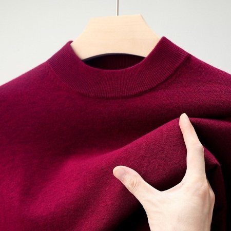 Мужской свитер с высоким воротником изображение