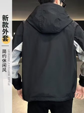 Мужская куртка с полосками и капюшоном изображение