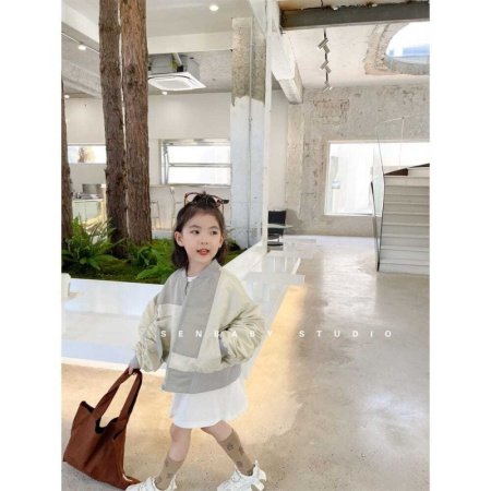 Детская куртка с полетным костюмом фотография