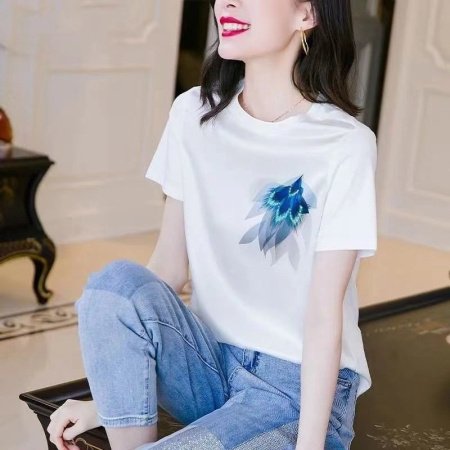 Футболка из искусственного шелка с коротким рукавом фотография