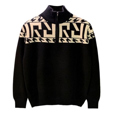 Мужской свитер с полувысоким воротником и узором фотография