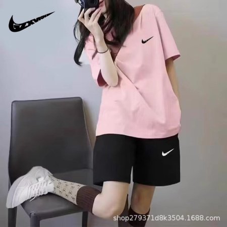 Летний спортивный костюм для женщин изображение