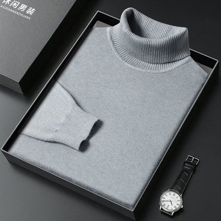 Мужской свитер с высоким воротником фотография