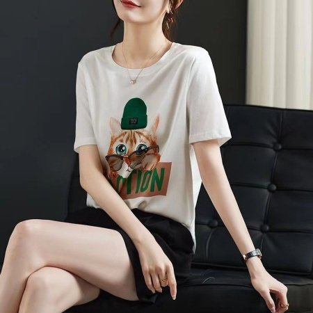 Футболка из искусственного шелка с коротким рукавом фотография