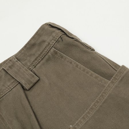 Мужские джинсы с карманами и широкими штанинами изображение