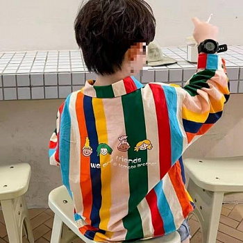 Детская хлопковая рубашка с полосками и радужными принтами фото