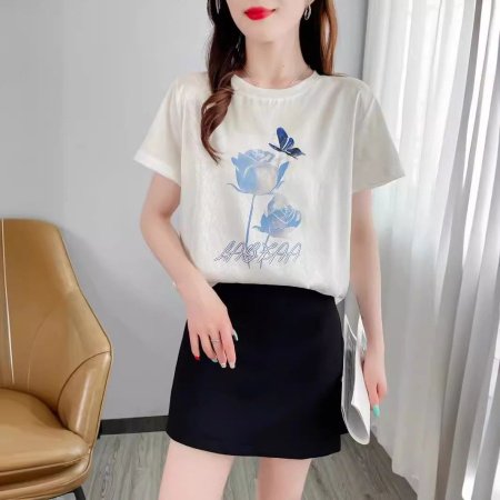 Футболка из искусственного шелка с коротким рукавом фотография