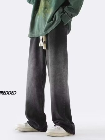 Мужские джинсы весенне-летней коллекции 2023 изображение