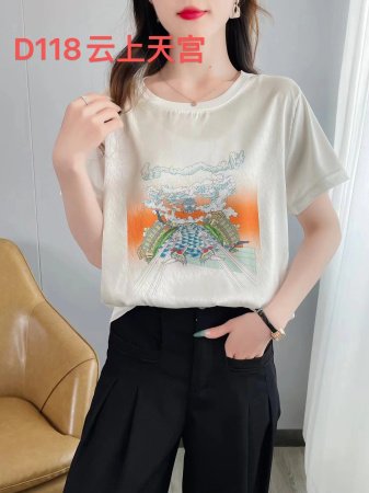 Футболка из искусственного шелка с коротким рукавом фотография