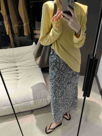 Юбка-миди с высокой талией и блестками фотография