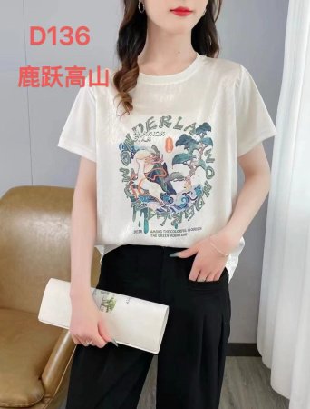 Футболка из искусственного шелка с коротким рукавом фотография