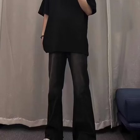 Мужские джинсы в стиле ретро с эффектом потертостей изображение