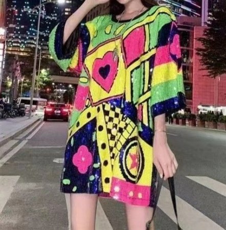 Женская футболка с широкими рукавами и блестками изображение