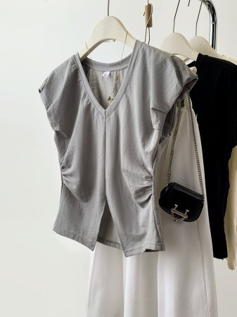 Женская футболка с короткими рукавами и V-образным вырезом фото