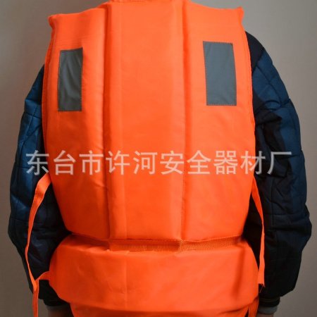 Плавательный жилет для спасения фото