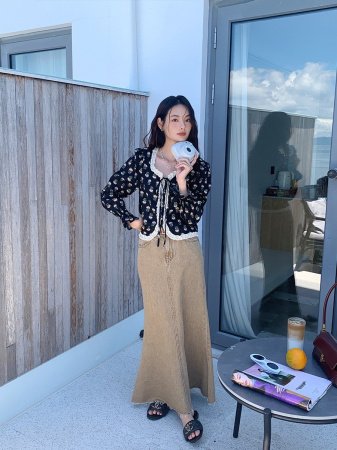 Высокая джинсовая юбка A-силуэта 2023 фото