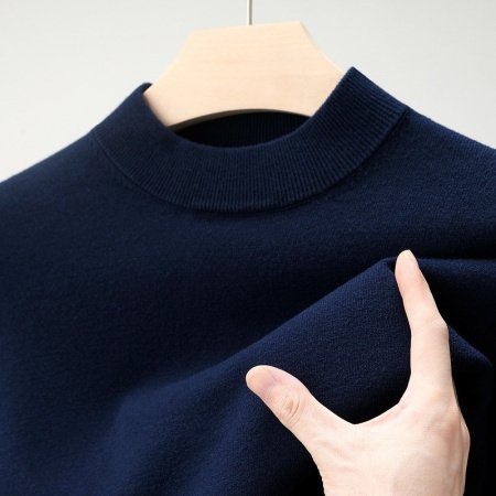 Мужской свитер с высоким воротником изображение