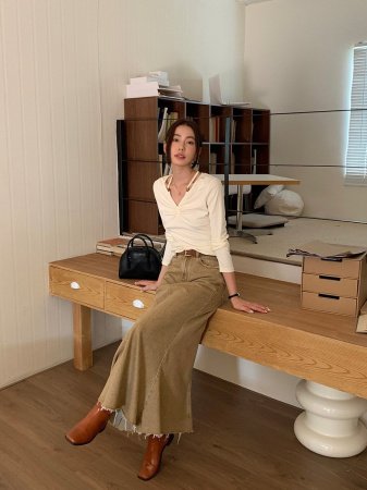 Высокая джинсовая юбка A-силуэта 2023 фото