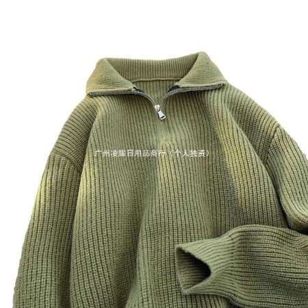 Мужской свитер с высоким воротником и полукруглой молнией изображение