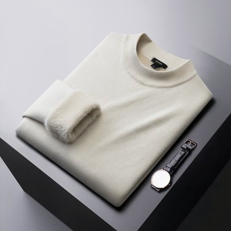 Мужской свитер с полувысоким воротником и флисом для зимы фотография