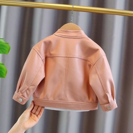 Детская куртка из искусственной кожи изображение