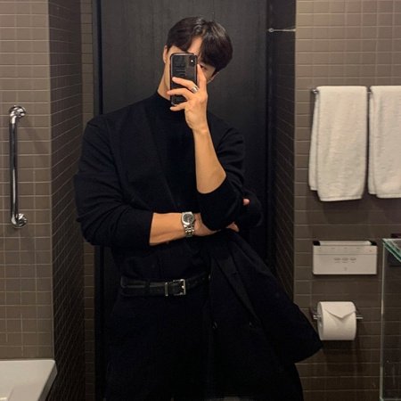 Мужской свитер с полувысоким воротником фото