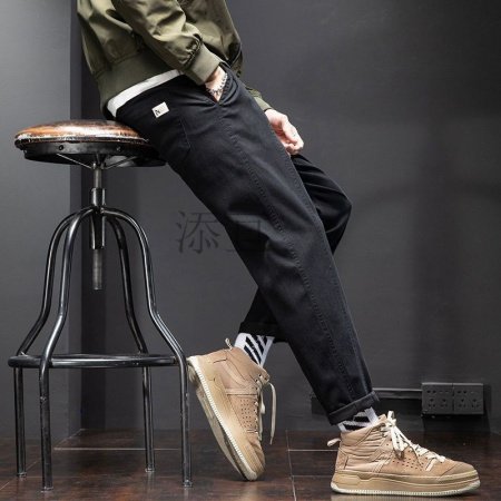 Мужские джинсы с манжетами и завышенной талией фото