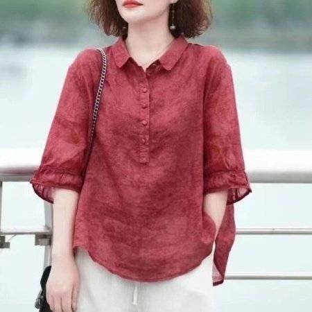 Женская футболка с вышивкой и средним рукавом фотография