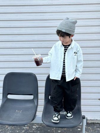 Детская рубашка весенняя новая длинный рукав детская корейская версия белая рубашка с вышитыми буквами фотография