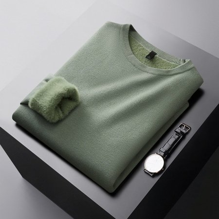 Мужской свитер с полувысоким воротником и флисом для зимы фотография