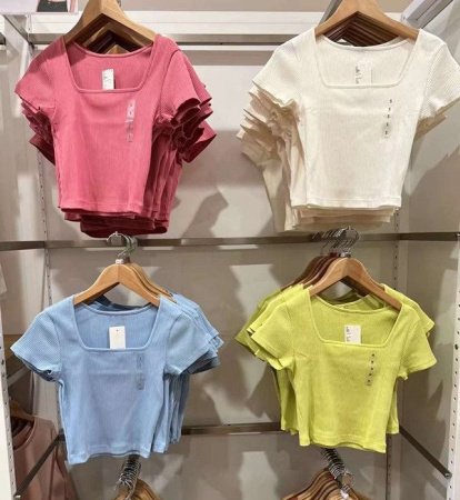 Летняя футболка с короткими рукавами изображение