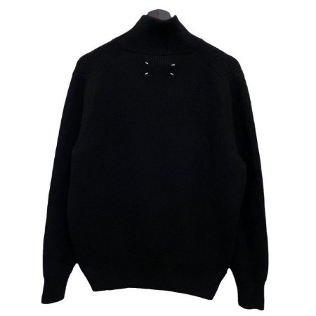 Мужской свитер с высоким воротником и двойной молнией фотография