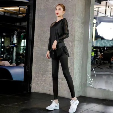 Женский костюм для йоги и фитнеса фото