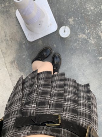 Весенняя женская клетчатая мини-юбка в американском ретро стиле фотография