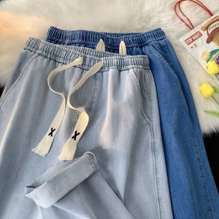 Мужские джинсы винтажного светло-голубого цвета 2024 весна фото