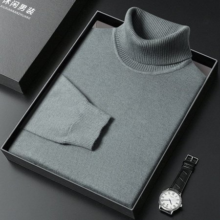 Мужской свитер с высоким воротником фотография