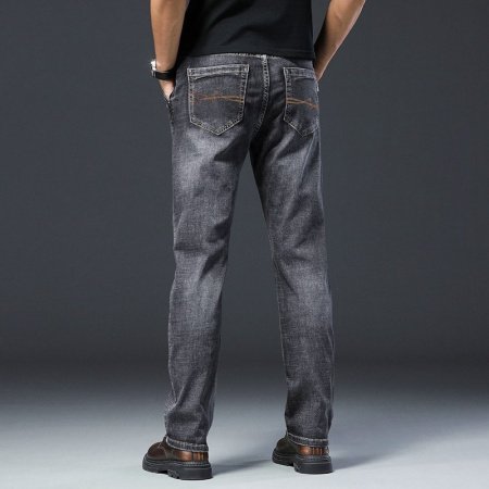 Мужские джинсы прямого кроя фотография