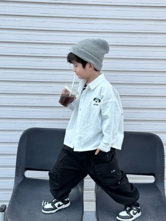 Детская рубашка весенняя новая длинный рукав детская корейская версия белая рубашка с вышитыми буквами фотография