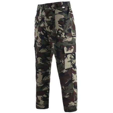 Рабочий костюм с камуфляжным рисунком изображение