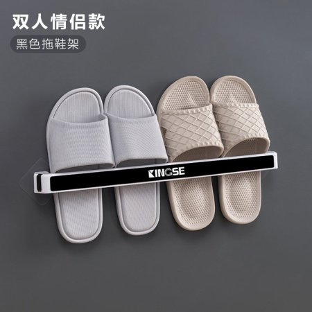 Полка для ванной комнаты и тапочки фото