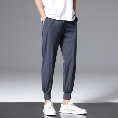 Летние мужские брюки из легкого материала изображение