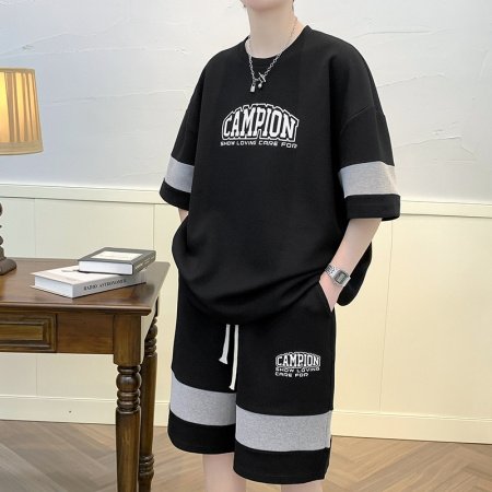 Мужской летний спортивный костюм изображение