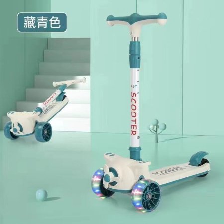 Детский складной самокат фотография