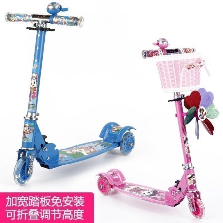 Детский трехколесный самокат фотография