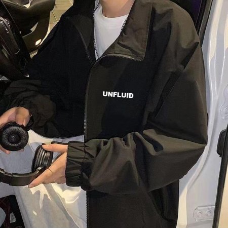 Мужская куртка ветровка в стиле хардкор фотография