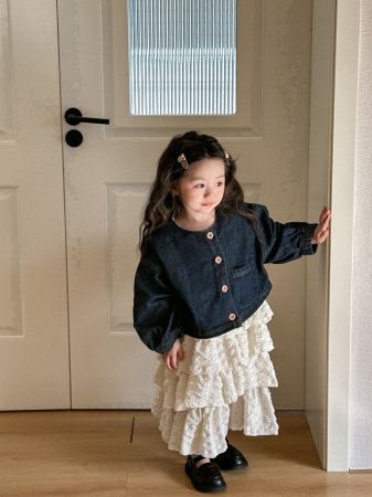 Джинсовая куртка для девочки изображение