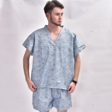 Одноразовый халат для сауны и купания фотография