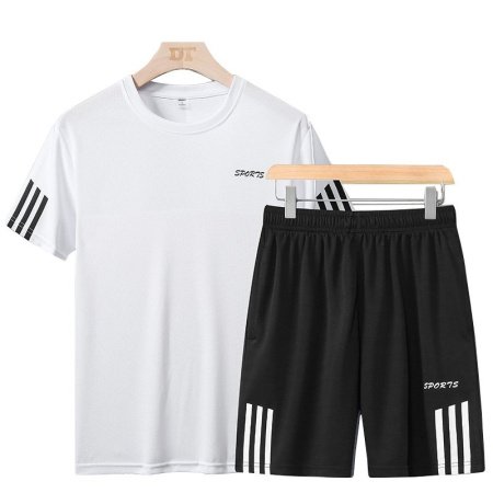 Летний спортивный костюм с короткими штанами и футболкой фото